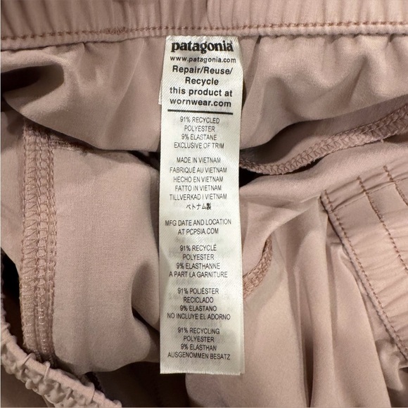PATAGONIA High Rise Fleetwith Shorts in Color Stingray Mauve Size Large - Picture 10 of 11